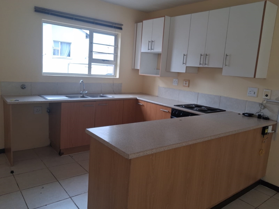 To Let 2 Bedroom Property for Rent in Beacon Bay North Eastern Cape
